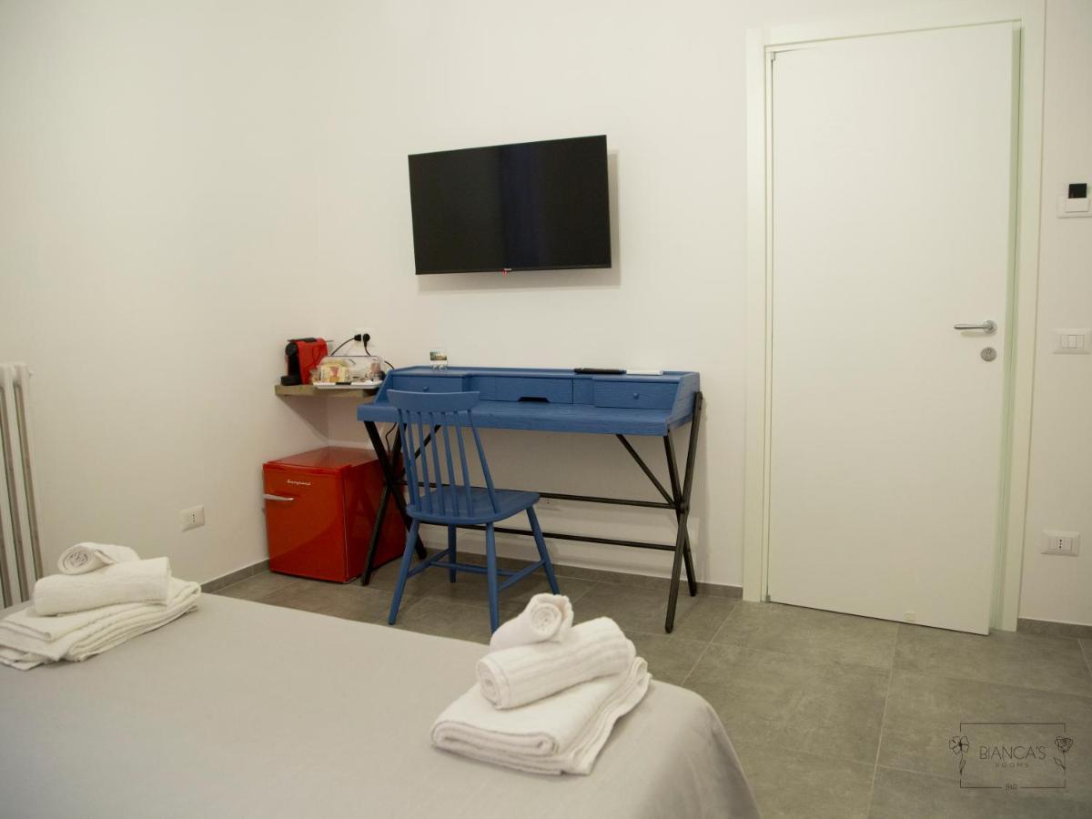 Bianca'S Rooms Trani Bagian luar foto