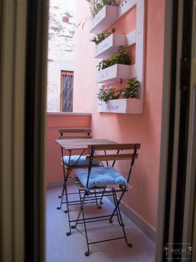 Bianca'S Rooms Trani Bagian luar foto